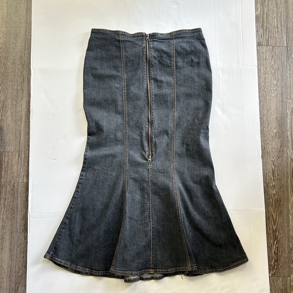2000s Y2K Dark Wash Denim Maxi Skirt Mermaid Flared Zipper Detail